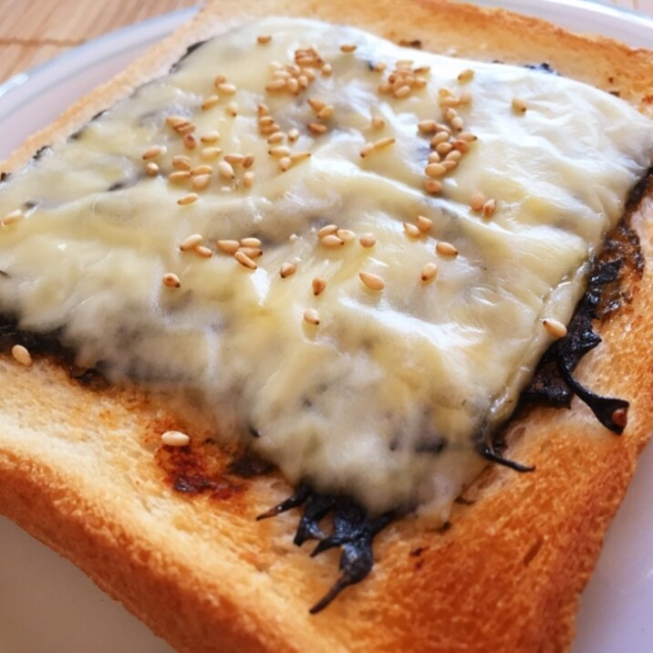 ひじき海苔の佃煮のせチーズトースト